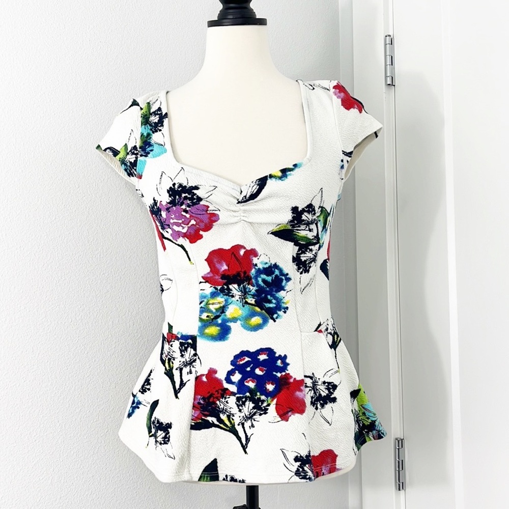 Anthropologie 9H1F STCL Small White Floral Sweetheart Neckline Cap Sleeve Blouse